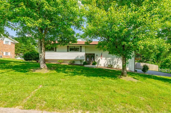 210 Larry DR, Ringgold, GA 30736