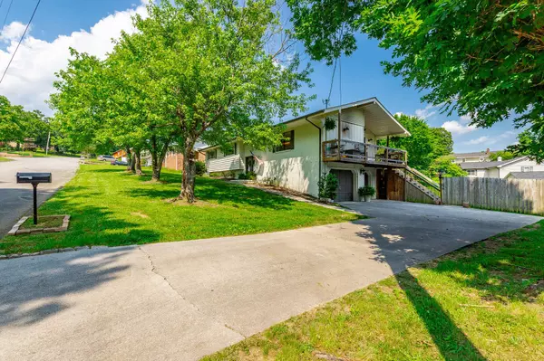 210 Larry DR, Ringgold, GA 30736