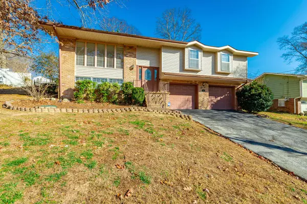 909 Spurling DR, Hixson, TN 37343