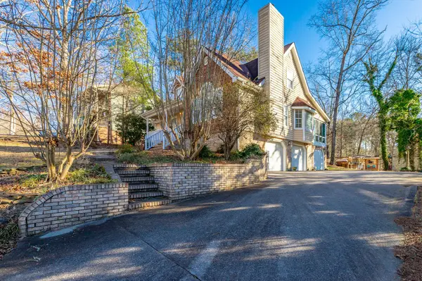 42 Hope DR, Rock Spring, GA 30739