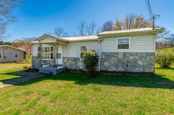 55 Rutledge ST, Chickamauga, GA 30707