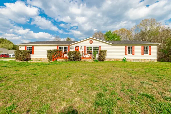 218 Edgewater DR, Chickamauga, GA 30707