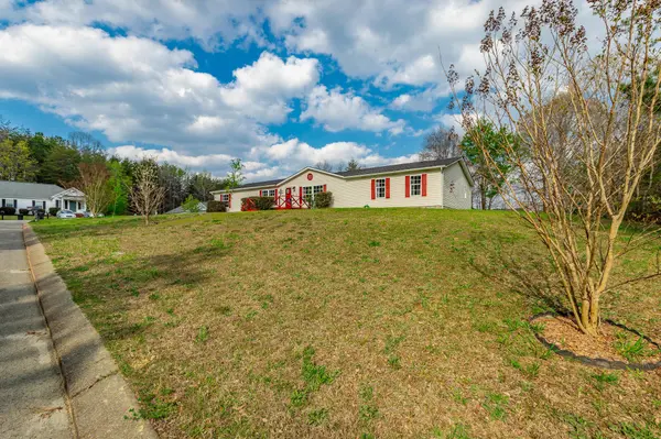 218 Edgewater DR, Chickamauga, GA 30707