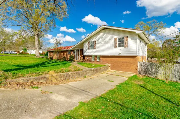 568 Poplar ST, Trenton, GA 30752