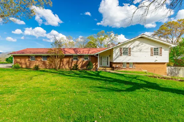 568 Poplar ST, Trenton, GA 30752