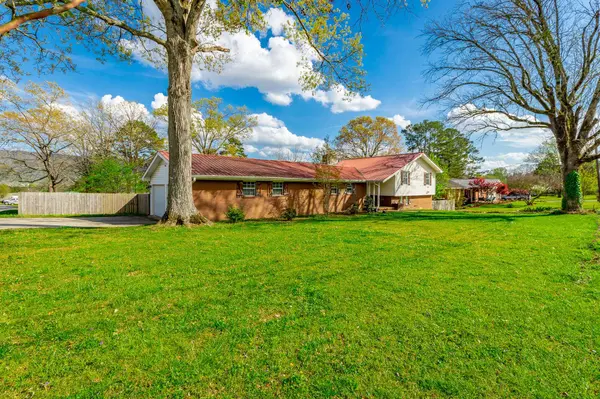 568 Poplar ST, Trenton, GA 30752