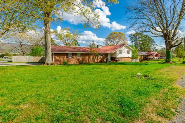 568 Poplar ST, Trenton, GA 30752
