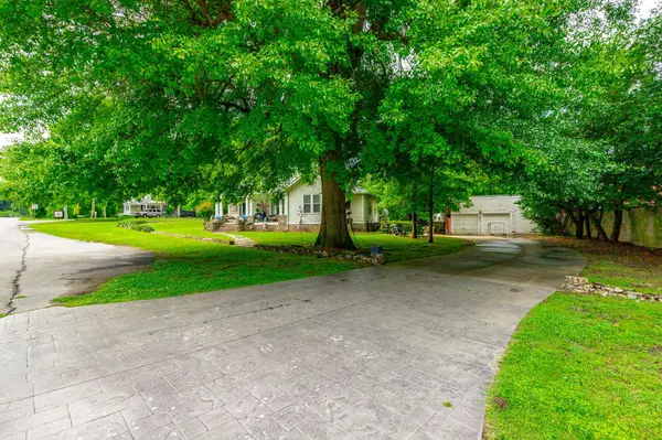 215 Gordon ST, Chickamauga, GA 30707