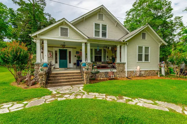 215 Gordon ST, Chickamauga, GA 30707