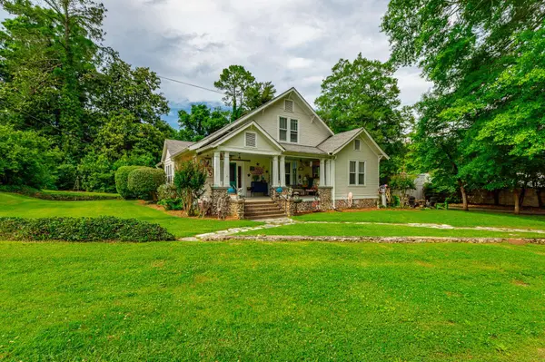 215 Gordon ST, Chickamauga, GA 30707