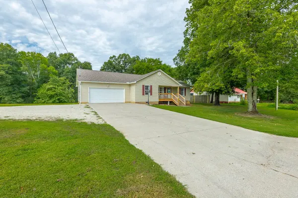 696 Taylor Broome RD, Chickamauga, GA 30707