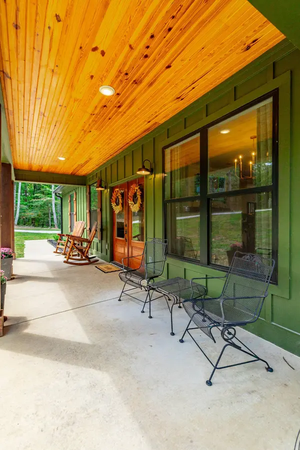 195 Stewart LN, Rising Fawn, GA 30738