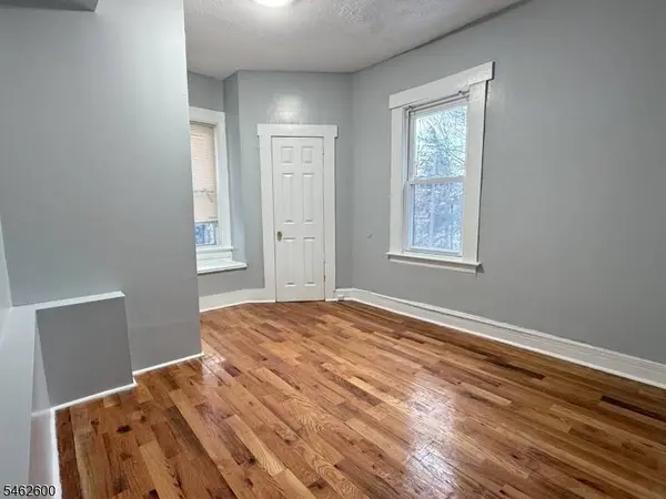 44 N 16Th St, East Orange City, NJ 07017