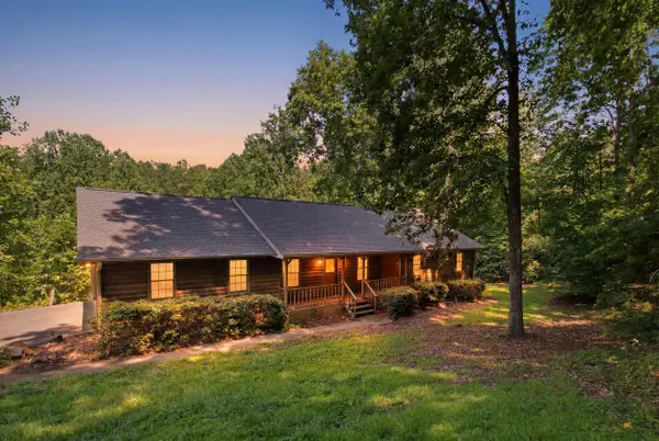 173 Cedar Dr, Toccoa, GA 30577-1709