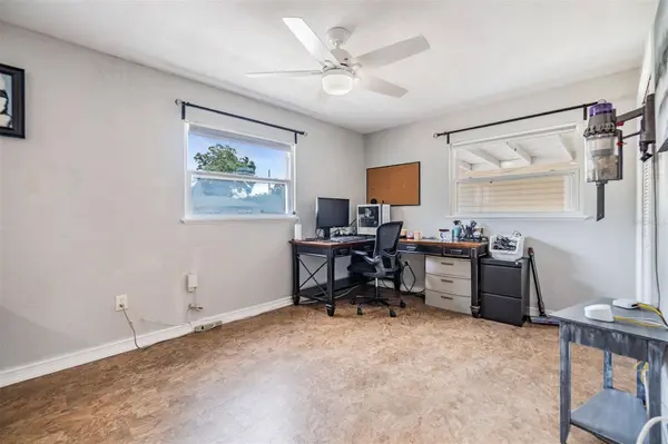 6816 13TH ST N, St Petersburg, FL 33702