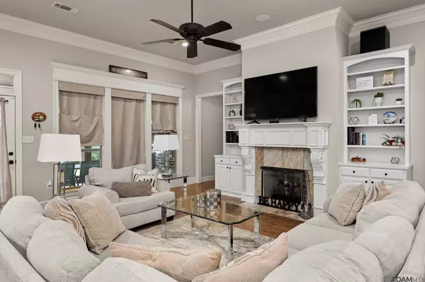 13267 Brookcrest Dr, Walker, LA 70785