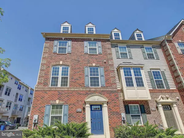 8200 N CHANNEL DR, Greenbelt, MD 20770