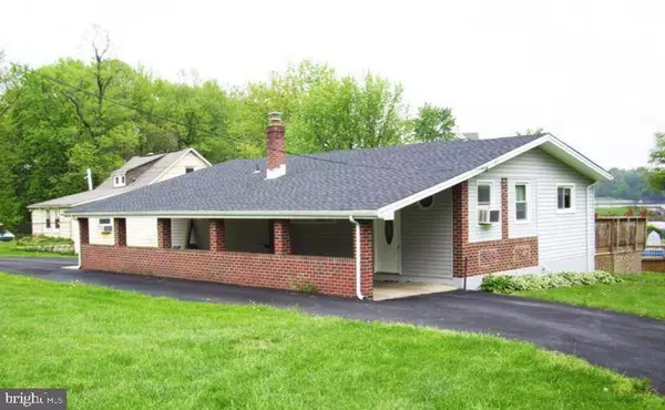 2327 TURKEY POINT RD, Essex, MD 21221