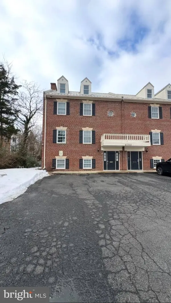 4160 CHAIN BRIDGE RD, Fairfax, VA 22030