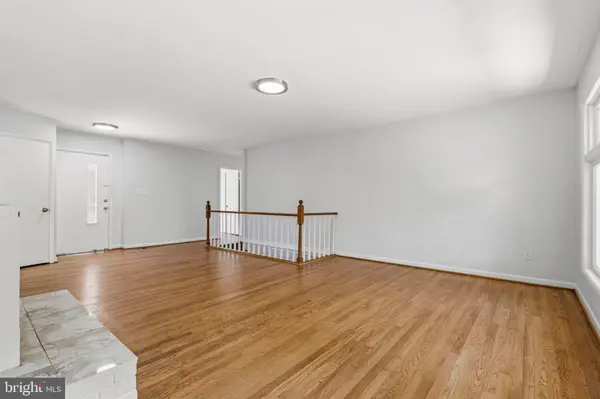 9610 WELLINGTON ST, Lanham, MD 20706