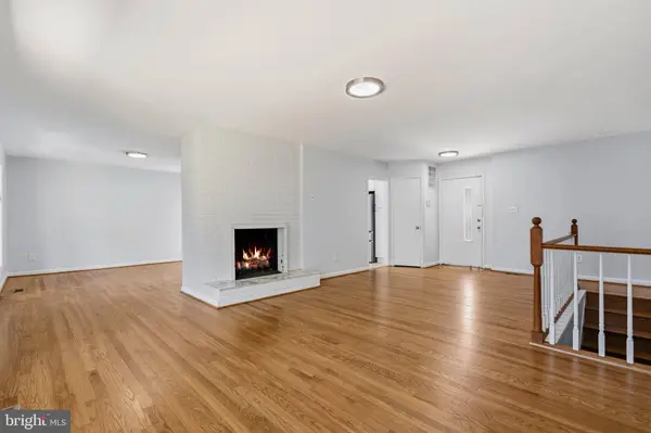 9610 WELLINGTON ST, Lanham, MD 20706
