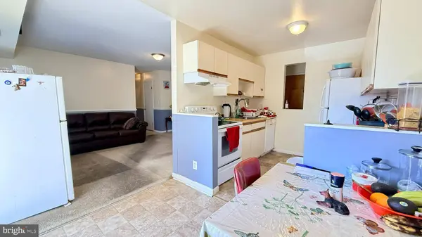 6441 RICHMOND HWY #203, Alexandria, VA 22306