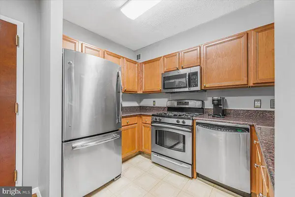 7111 WOODMONT AVE #308, Bethesda, MD 20815