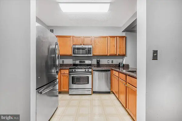7111 WOODMONT AVE #308, Bethesda, MD 20815