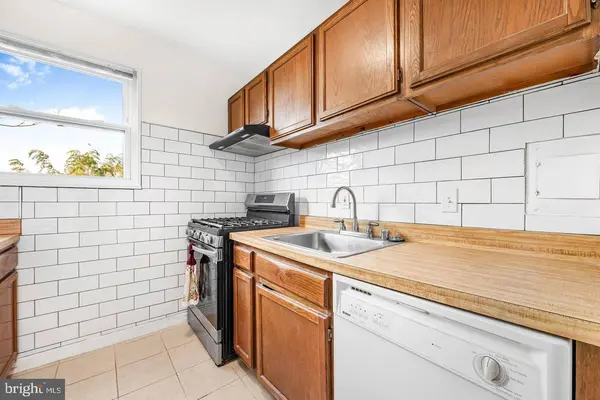 3823 HAMILTON ST #B-303, Hyattsville, MD 20781