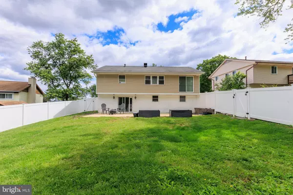 8246 VICTORIA RD, Millersville, MD 21108