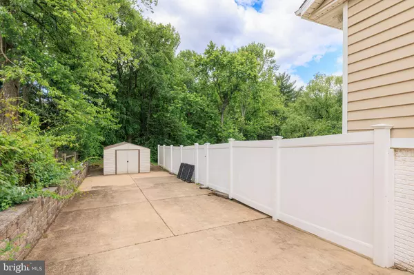 8246 VICTORIA RD, Millersville, MD 21108