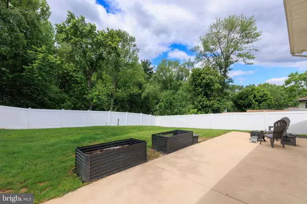 8246 VICTORIA RD, Millersville, MD 21108