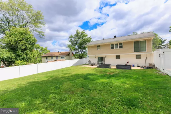 8246 VICTORIA RD, Millersville, MD 21108