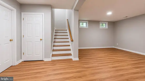 7302 IVYCREST PL, Annandale, VA 22003