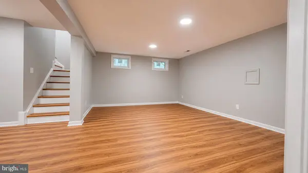 7302 IVYCREST PL, Annandale, VA 22003