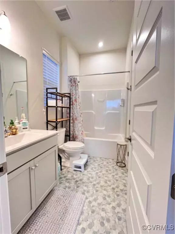 1813 Twin Rivers CT, Chester, VA 23836