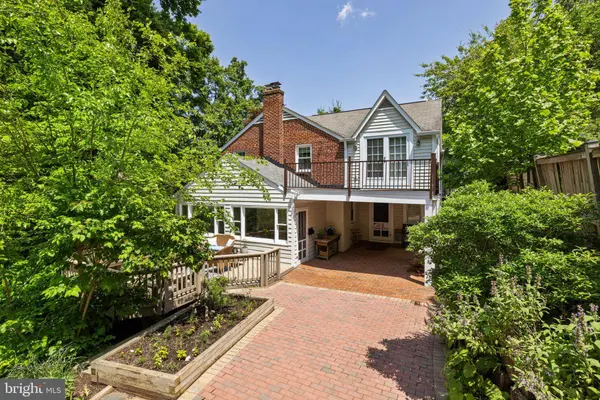 2323 N VERMONT ST, Arlington, VA 22207