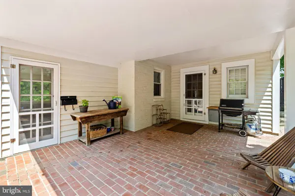 2323 N VERMONT ST, Arlington, VA 22207