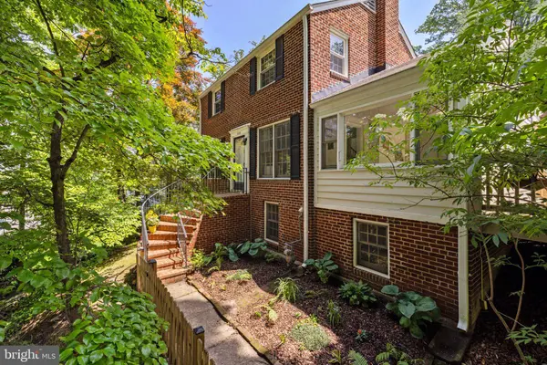 2323 N VERMONT ST, Arlington, VA 22207