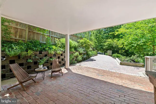 2323 N VERMONT ST, Arlington, VA 22207