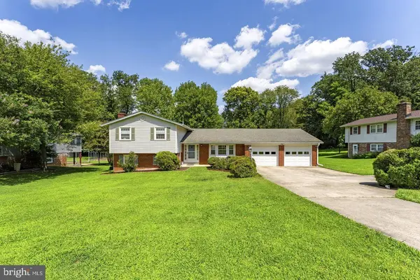 9904 VALE RD, Vienna, VA 22181
