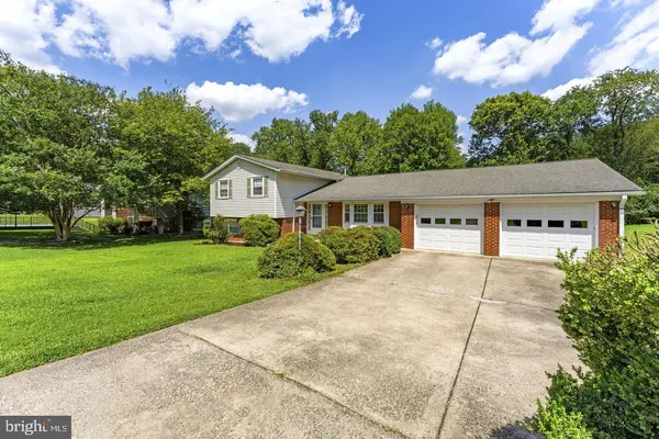 9904 VALE RD, Vienna, VA 22181