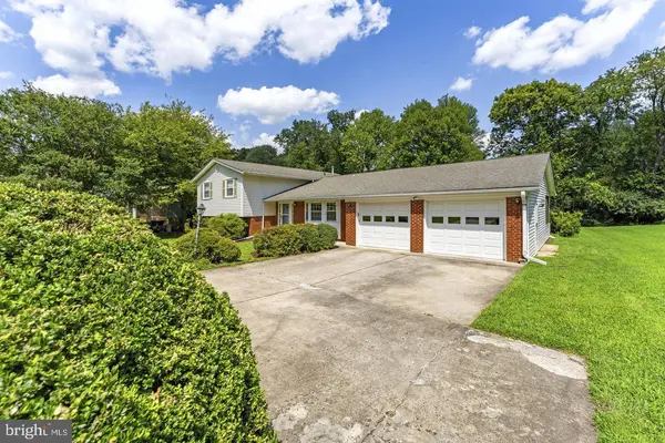 9904 VALE RD, Vienna, VA 22181