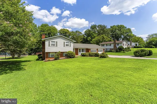 9904 VALE RD, Vienna, VA 22181