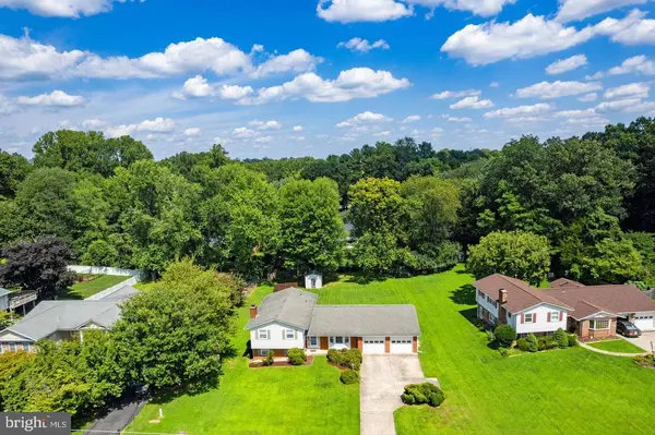 9904 VALE RD, Vienna, VA 22181