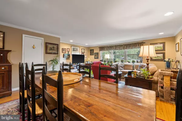 9 THEO LN, Towson, MD 21204