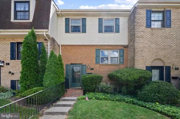 9 THEO LN, Towson, MD 21204