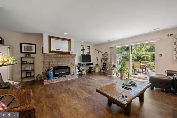 9 THEO LN, Towson, MD 21204