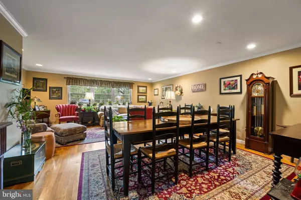 9 THEO LN, Towson, MD 21204