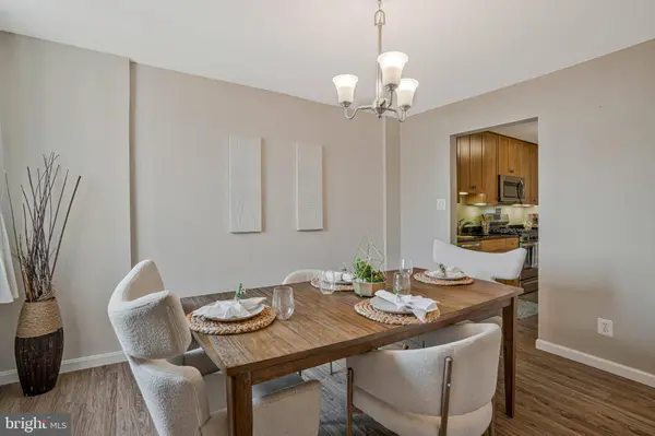 118 MONROE ST #1005, Rockville, MD 20850